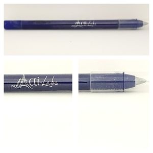 NWT Gel eye pencil